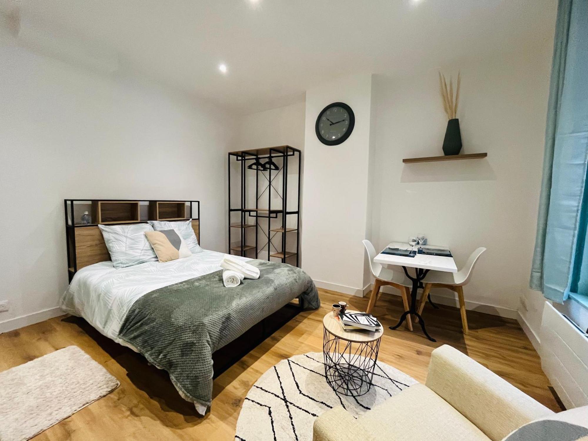 Apartament La Ruche Arrageoise - Parking Gratuit - Cozy - Grand Lit - Long Sejour Arras Zewnętrze zdjęcie