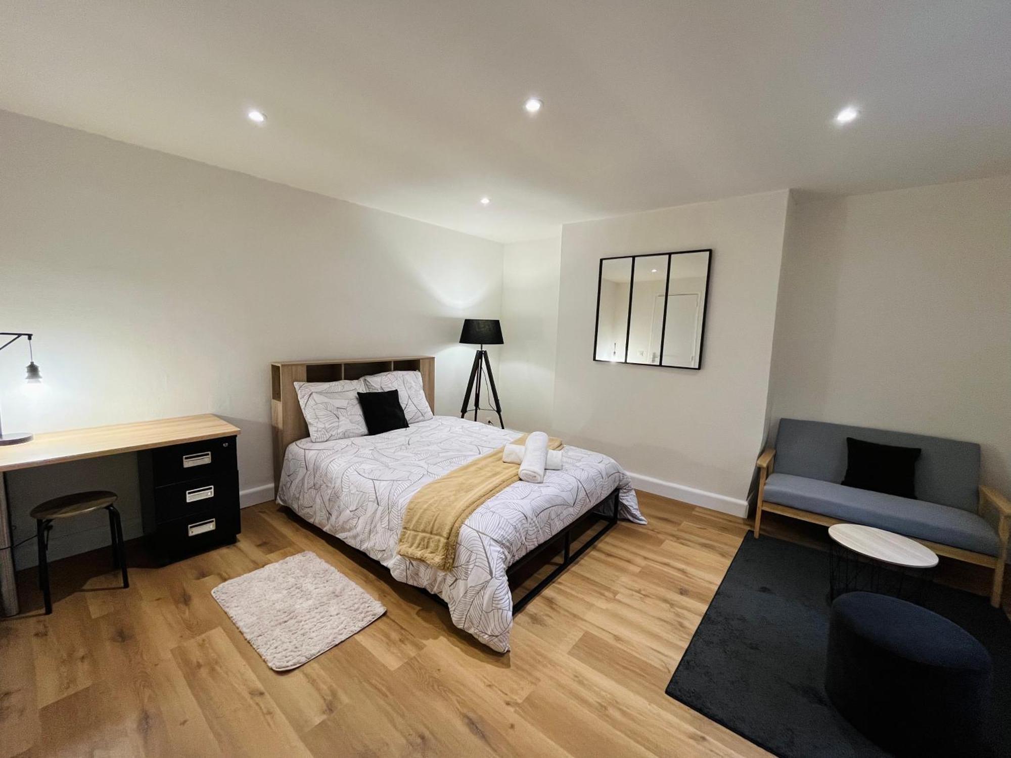 Apartament La Ruche Arrageoise - Parking Gratuit - Cozy - Grand Lit - Long Sejour Arras Zewnętrze zdjęcie